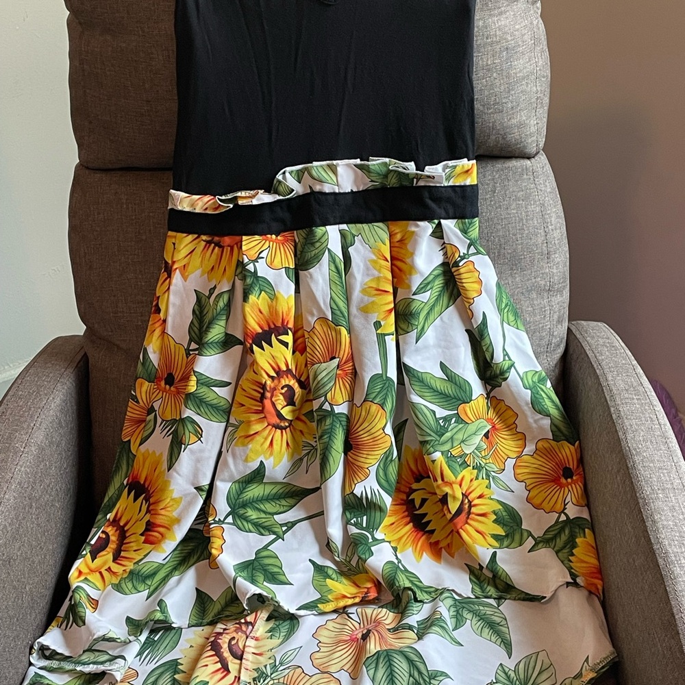 Sunflower Print women’s Dress - Black and Yellow